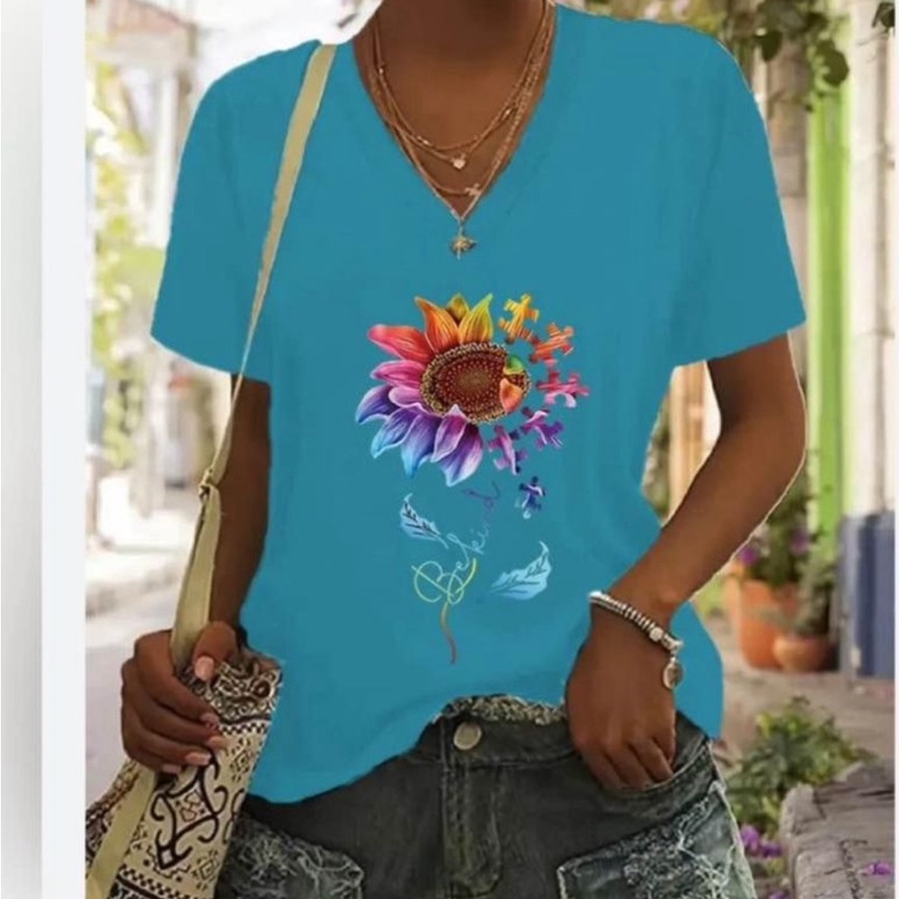 NWT- women’s V-neck sunflower T-shirt